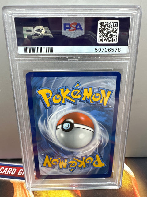 2021 PokéMon TCG Kyogre #021 PSA 8